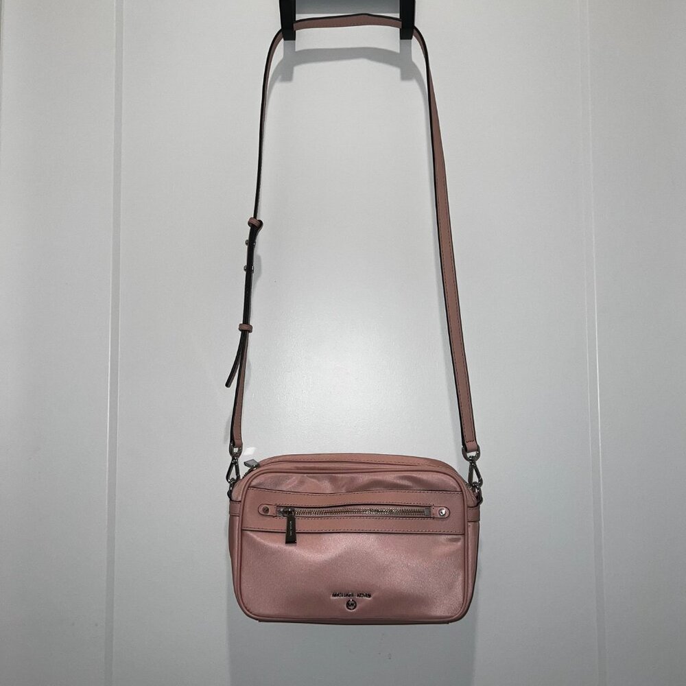 Michael Kors Jet Set Charm Nylon Large Crossbody Purse in Powder Blush Pink - Picture 2 of 10